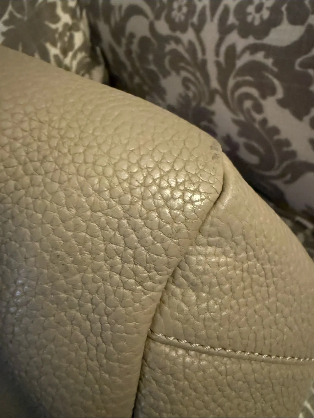 Loewe cream pebble